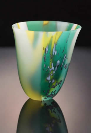 http://www.weisserglass.com/classes/images/aaeglassamandataylor.jpg
