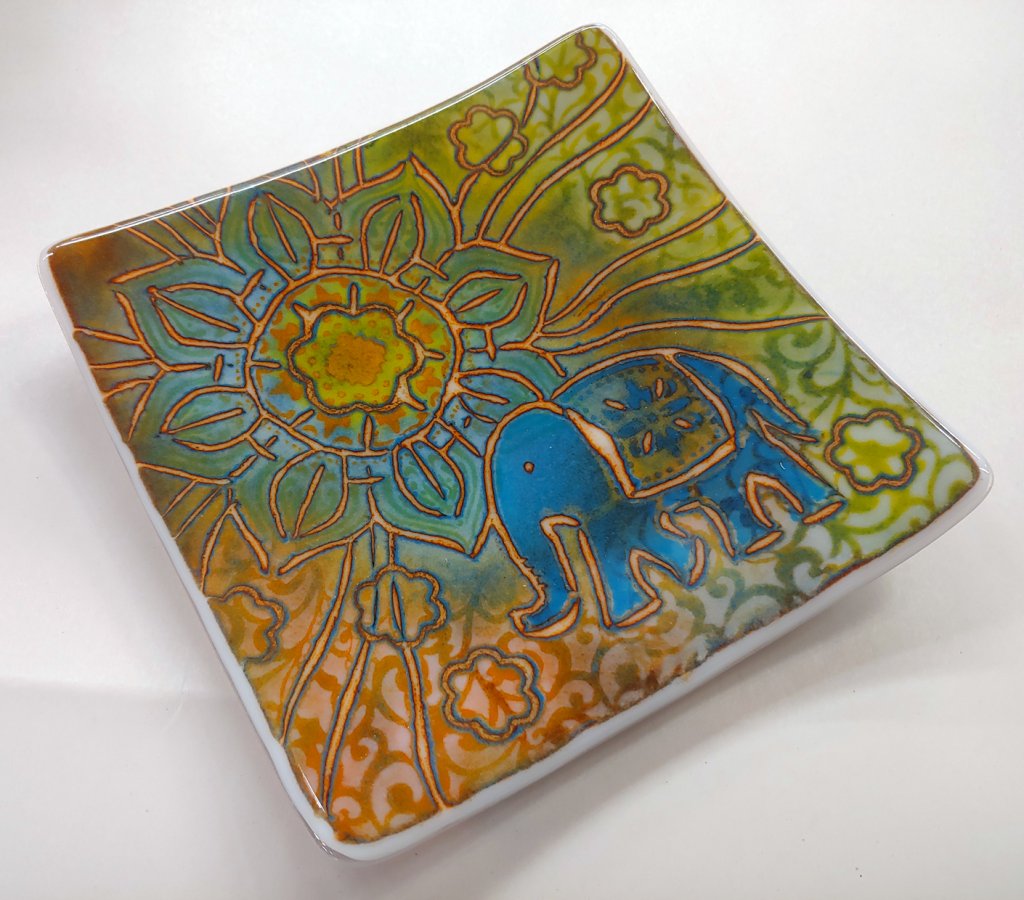 image-820635-batiky_II_elephant-aab32.w640.jpg